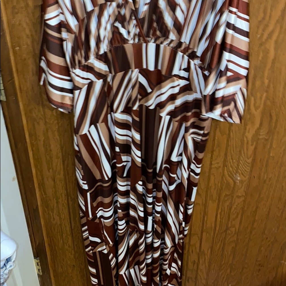 Dress - Picture 2 of 6